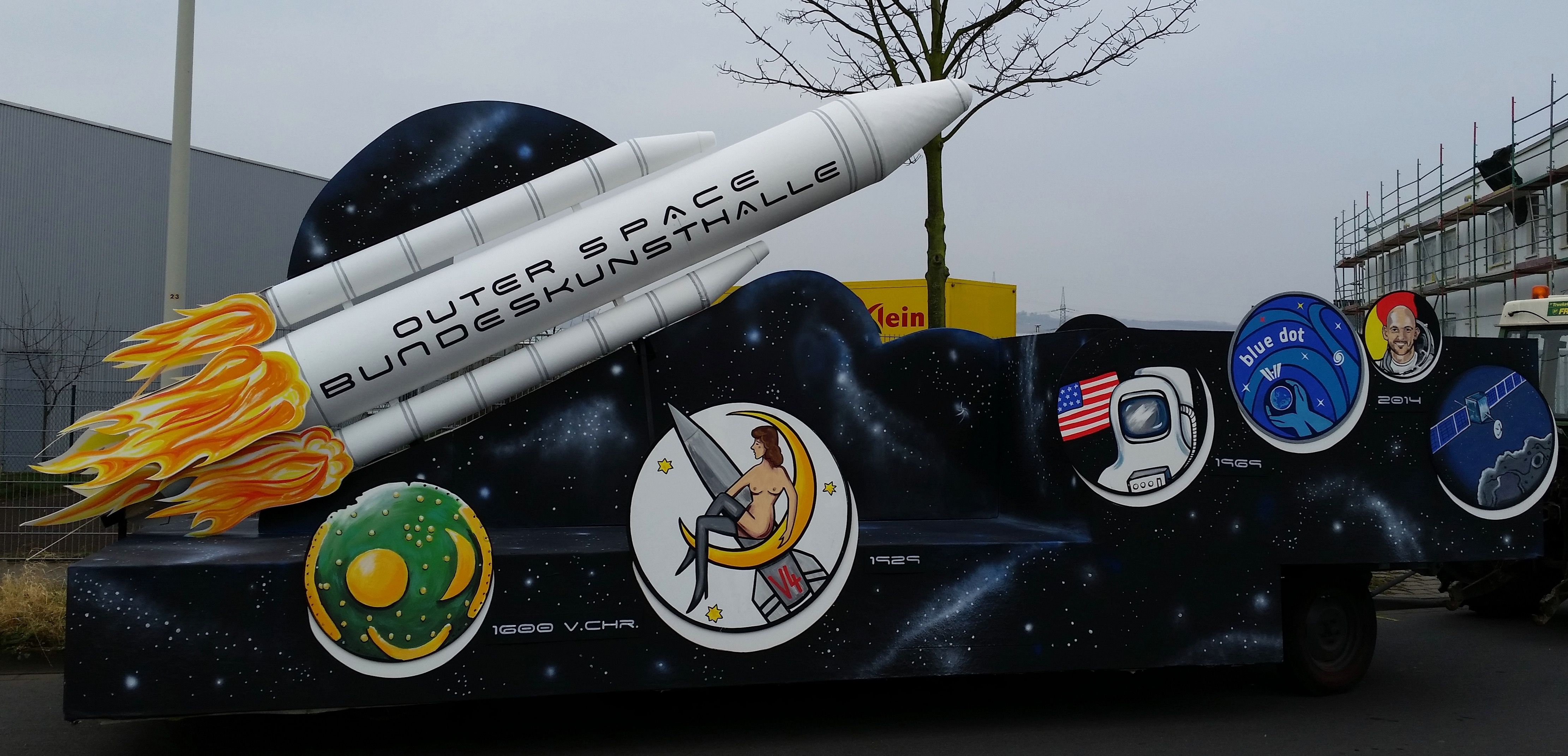 OUTER SPACE hie 2015 die Ausstellung in der Bundeskunsthalle