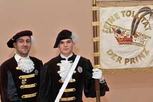 Die Standartentr�ger des Prinzenpaares