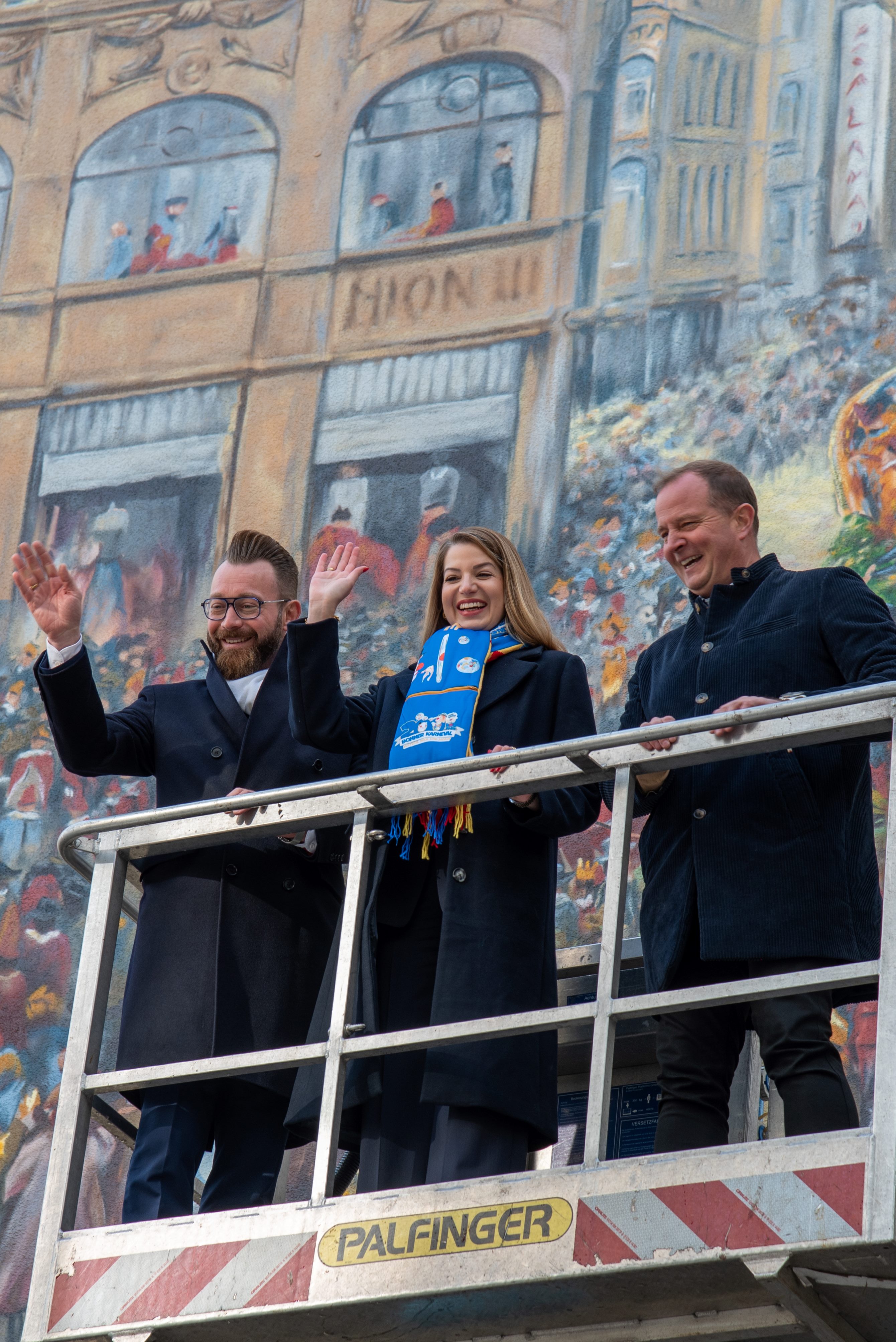 Dauerhaft im Stadtbild erlebbar: Hommage an Carl Nonn von Streetart-Knstler Stefan Vogt und Streetart-Knstlerin Lena Ortmann. Bildquelle: Arno Schatz