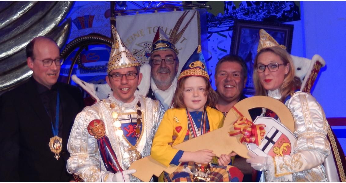Segnung des Rosenmontagszuges mit �bergabe des Prinzenwagens