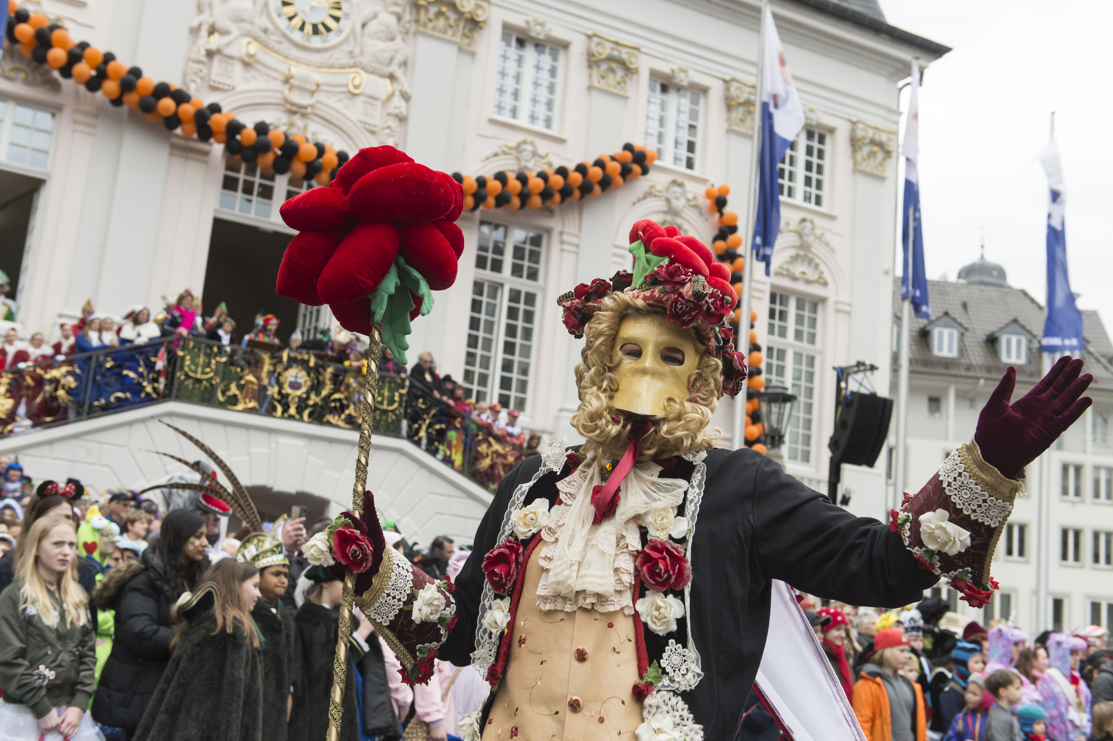 Rosenmontagszug in Bonn: Zahlen, Fakten, Informationen