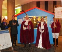 Erffnung des blau-roten Verkaufsstandes des Festausschusses Bonner Karneval