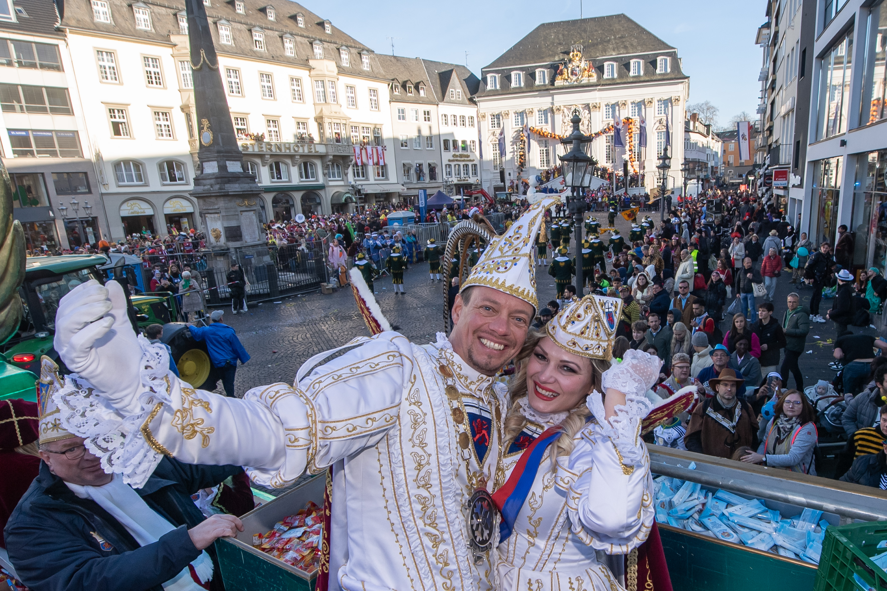 300.000! Besucherrekord beim Rosenmontagszug